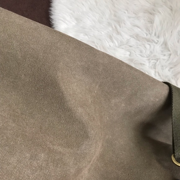 Tommy Bahama Carry On Canvas Carry On - Picture 7 of 8